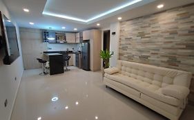 Apartamento Moderno El Laguito Junto Al Mar 705